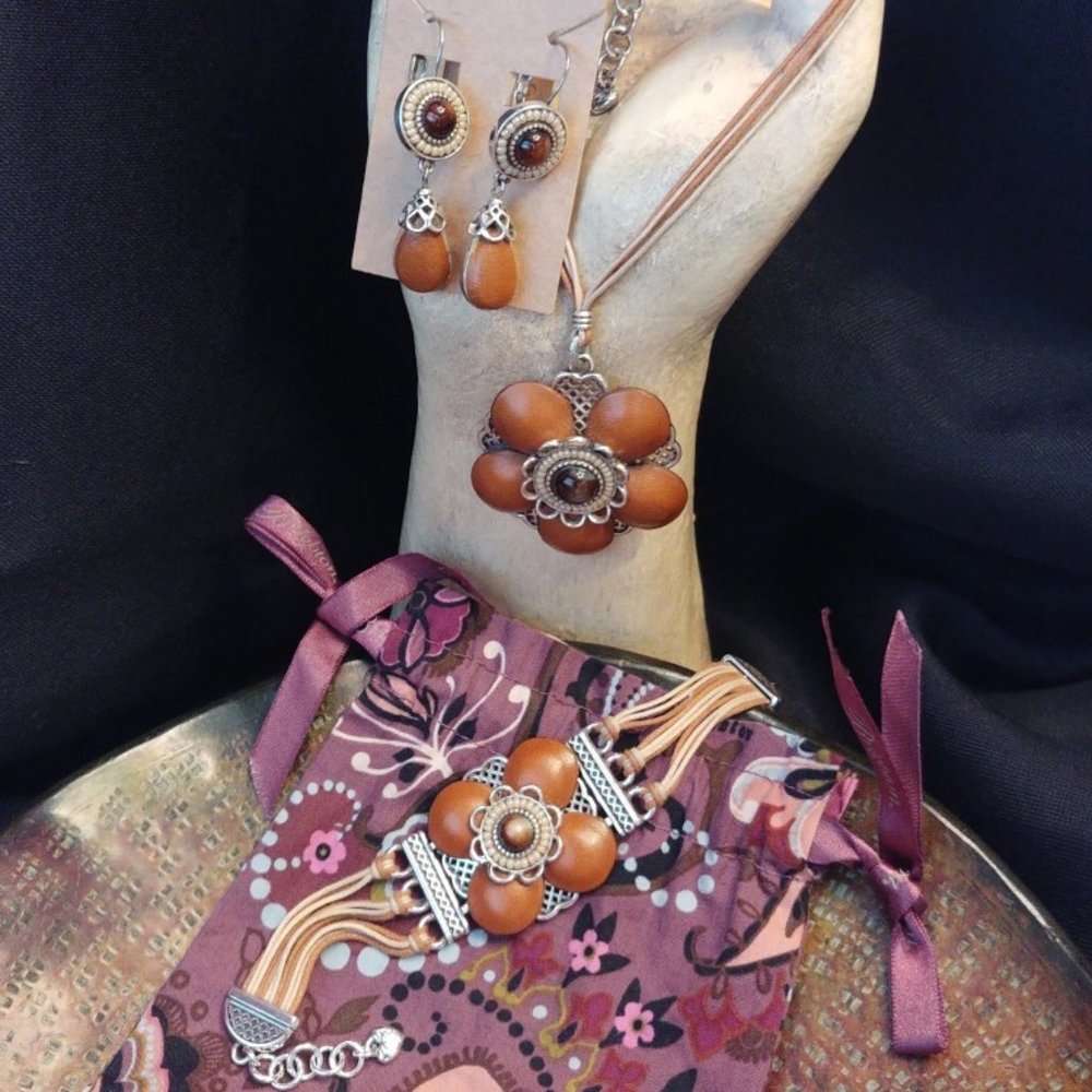 Brighton Silver Almondine Flower Cognac Leather Jewelry Set Retired EUC